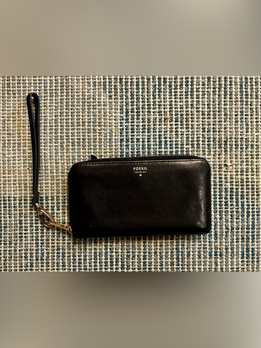 Fossil Black Leather Zip-Around Wristlet Wallet with Strap